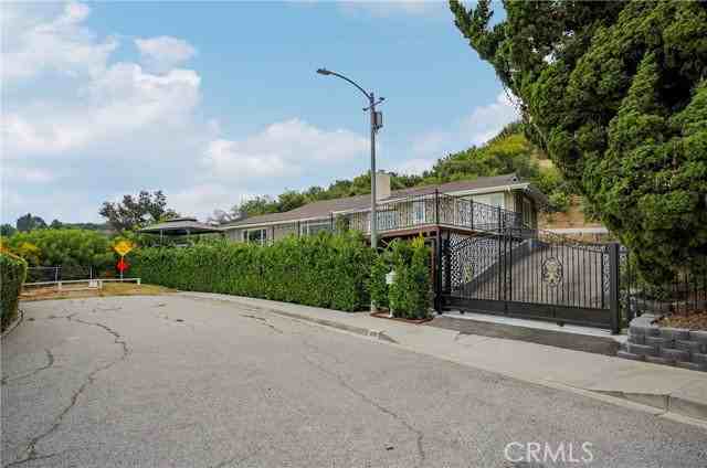 3737 Debstone Ave - Photo 5 of 5