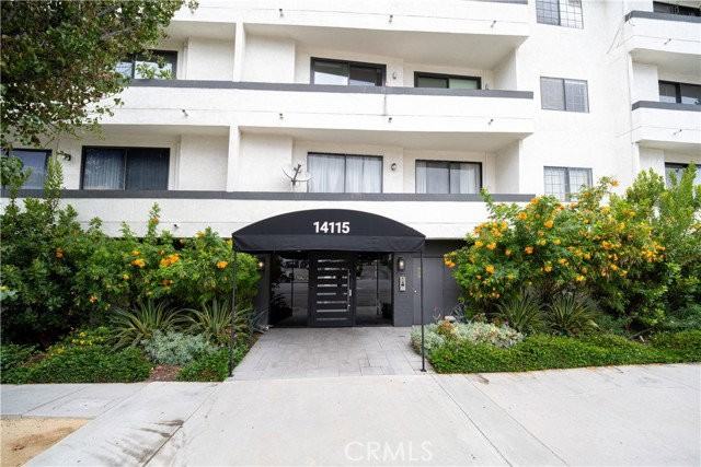 14115 Moorpark St - Photo 2 of 8