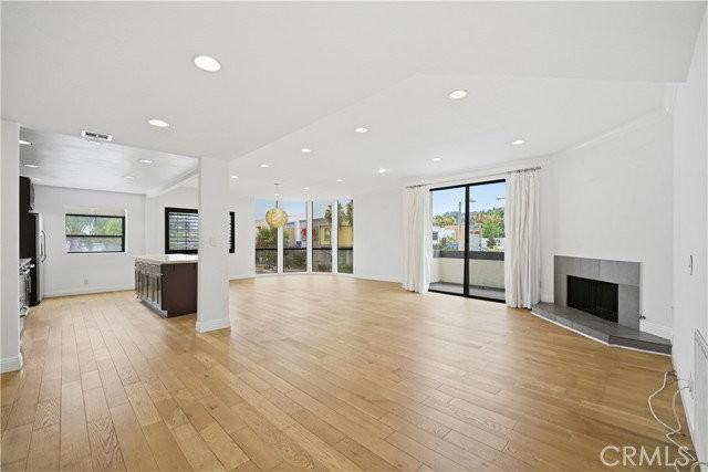 14115 Moorpark St - Photo 5 of 8
