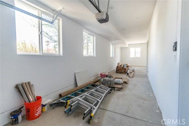 5144 Riverton Ave - Photo 2 of 8