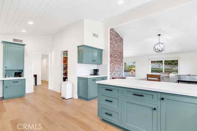 20509 Rhoda St - Photo 2 of 6