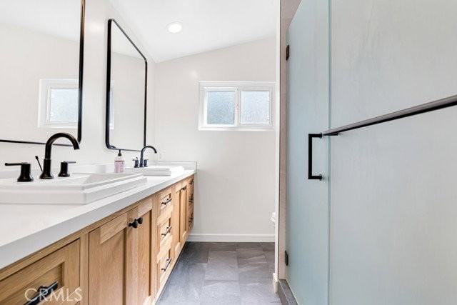 20509 Rhoda St - Photo 4 of 6