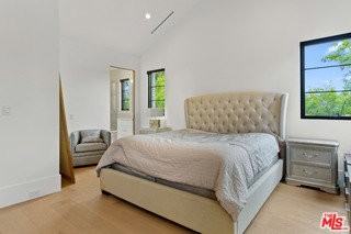 5041 Noeline Ave - Photo 4 of 8