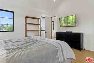 5041 Noeline Ave - Photo 5 of 8