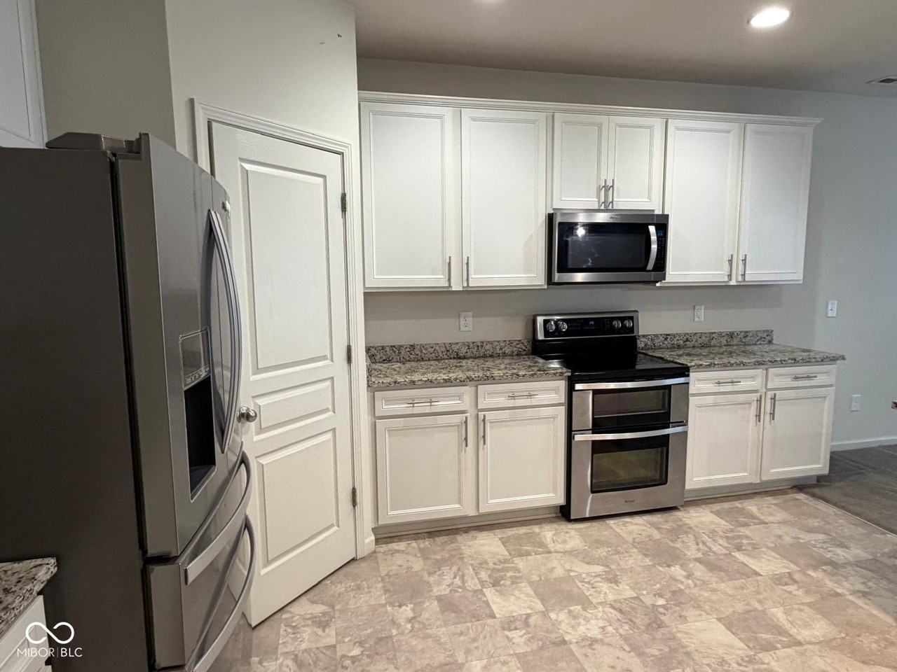 1190 Sunset Blvd - Photo 5 of 26