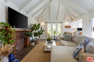 featured image of 444 S Roxbury Dr #B