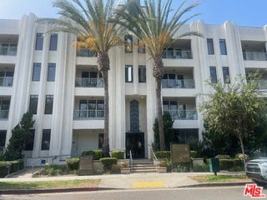 featured image of 5625 Crescent Park W #106