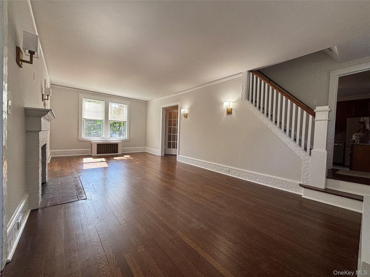 23 Perry Ave - Photo 4 of 49
