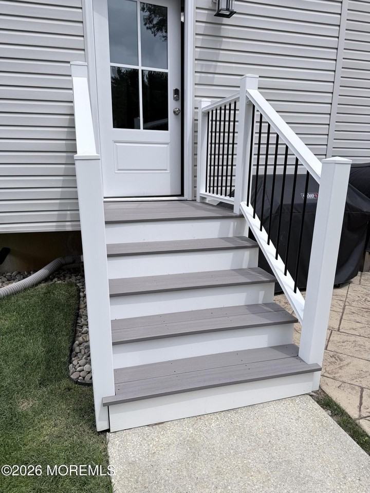 18 Howland Ave - Photo 3 of 15