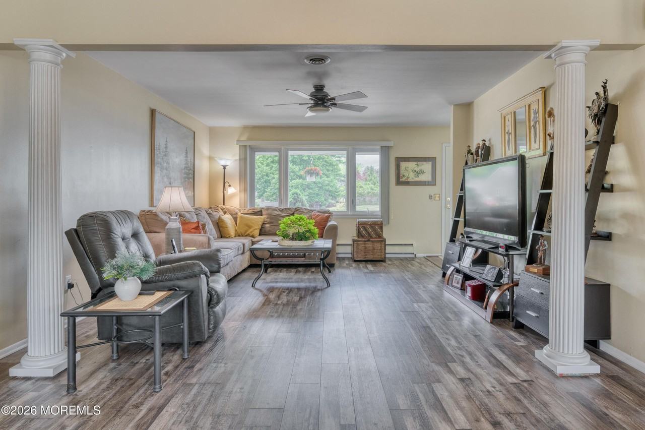 251 Westbrook Dr - Photo 6 of 39
