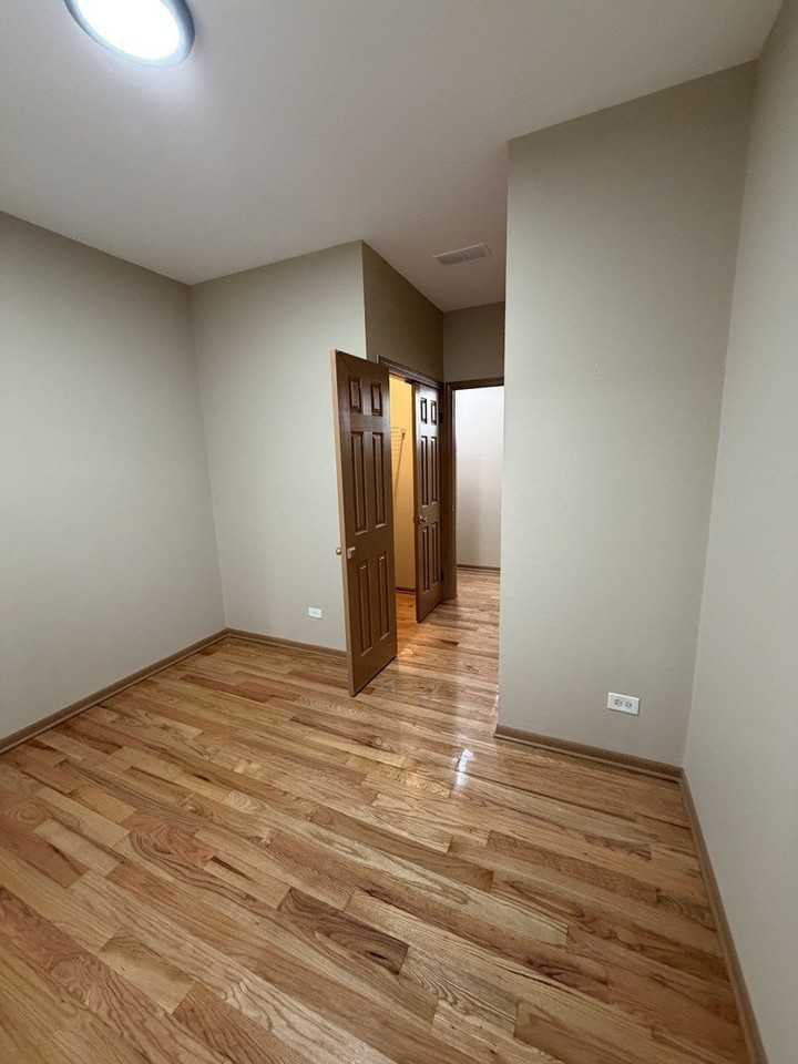1632 S Saint Louis Ave #2 - Photo 4 of 11