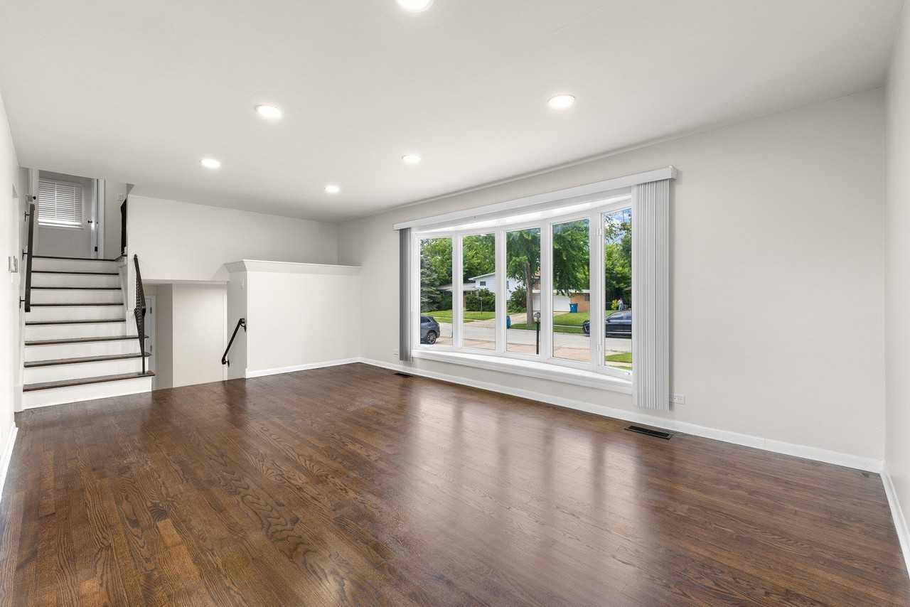 146 Pleasant Dr - Photo 3 of 26