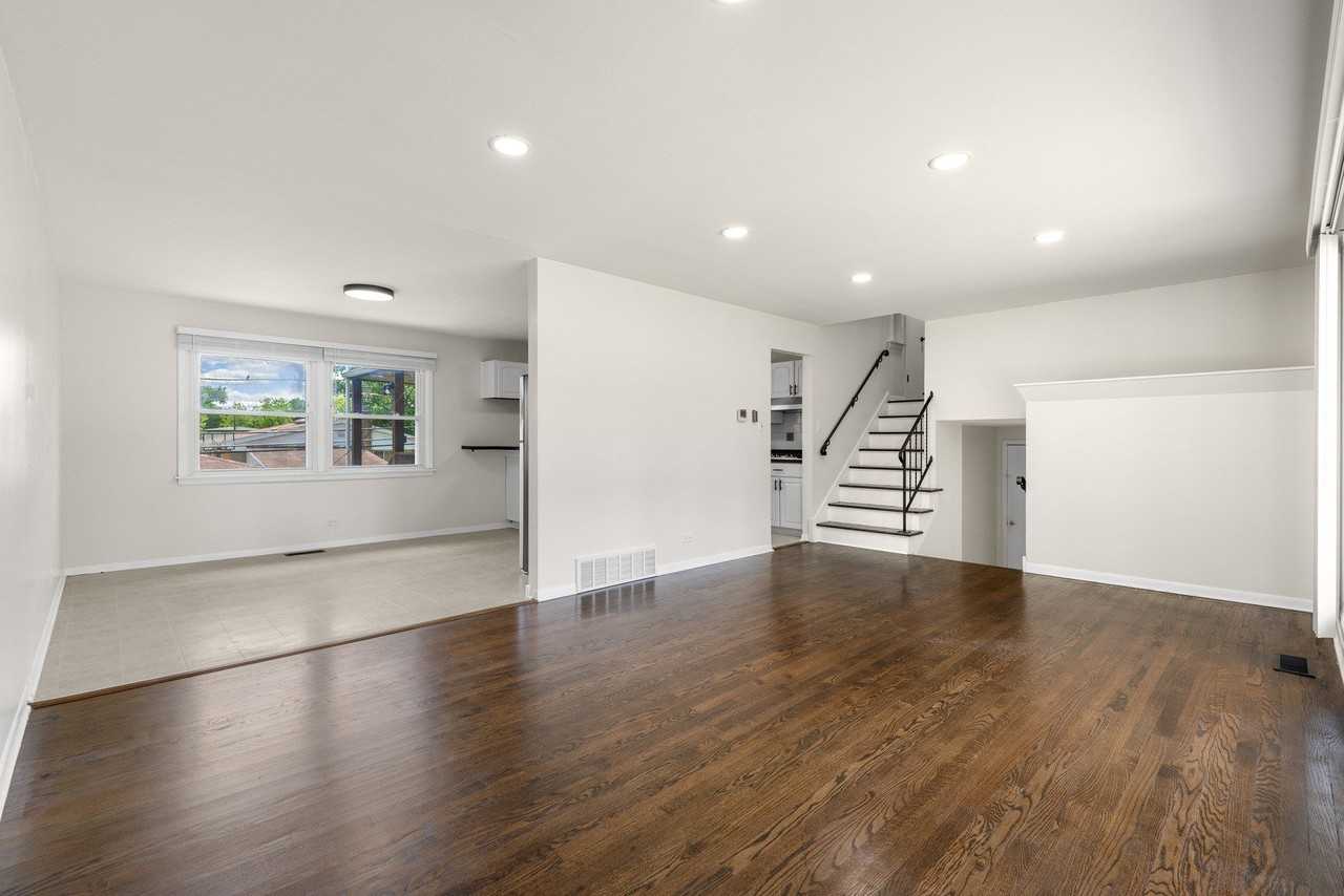 146 Pleasant Dr - Photo 4 of 26