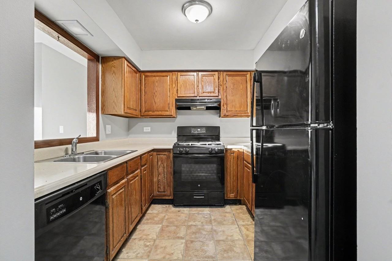 219 Uteg St #E - Photo 6 of 15