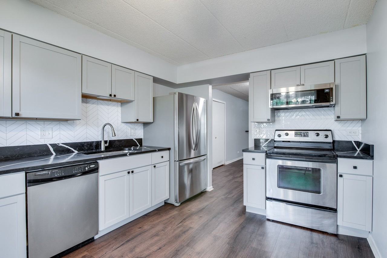 1486 W Jefferson Ave #D - Photo 4 of 16