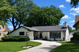 featured image of 9525 Parkside Ave