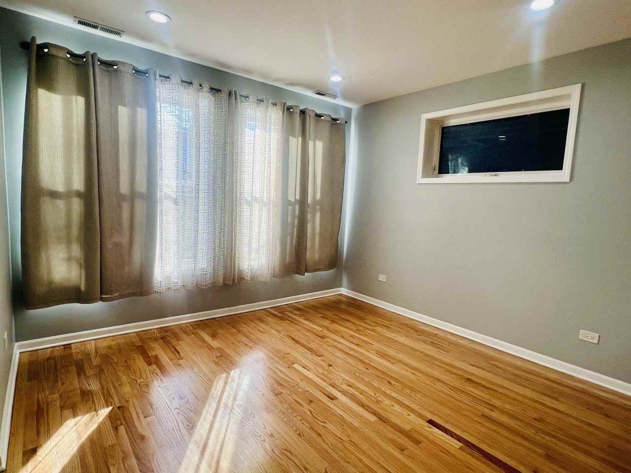 1750 W Cermak Rd #2 - Photo 7 of 16