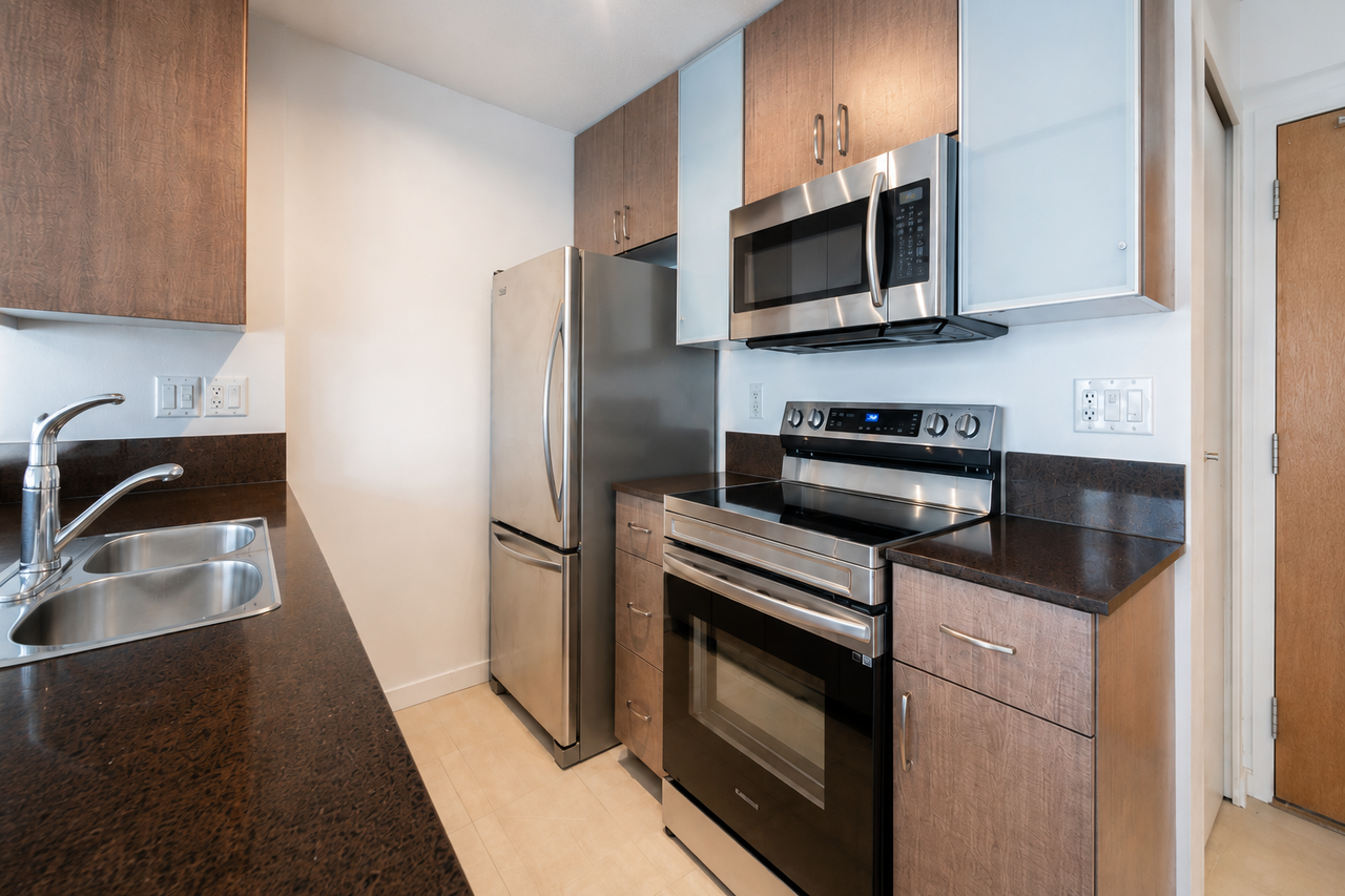 977 Mainland Street #604 - Photo 6 of 8