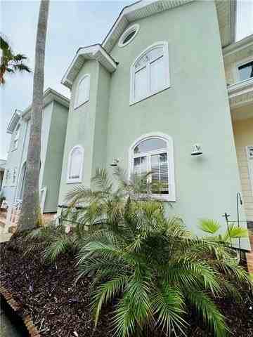 1413 Royal Palm Dr #C - Photo 2 of 17