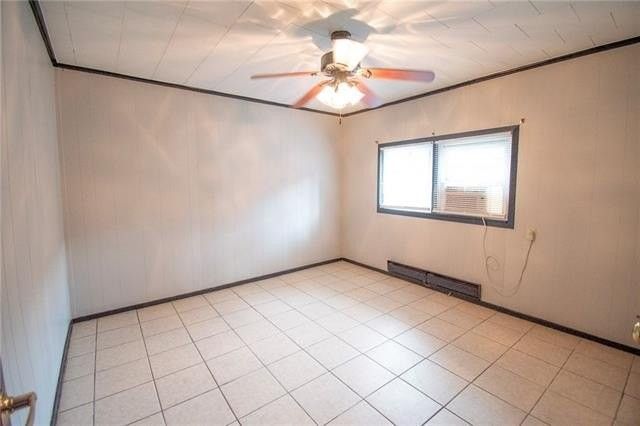 409 S Chestnut St - Photo 5 of 13
