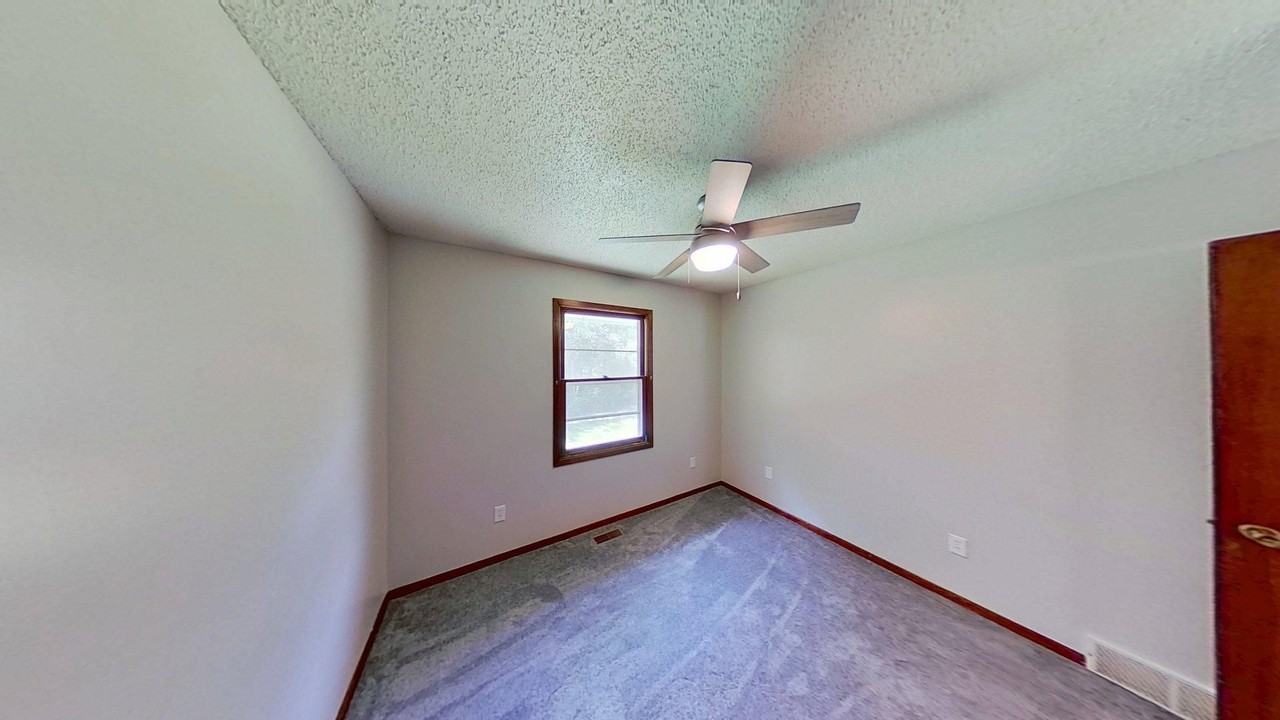 4306 50th St - Photo 5 of 15