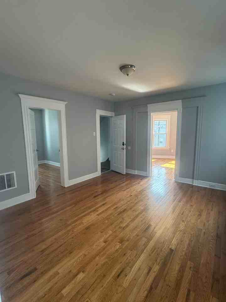1079 Kossuth St #2 - Photo 4 of 10