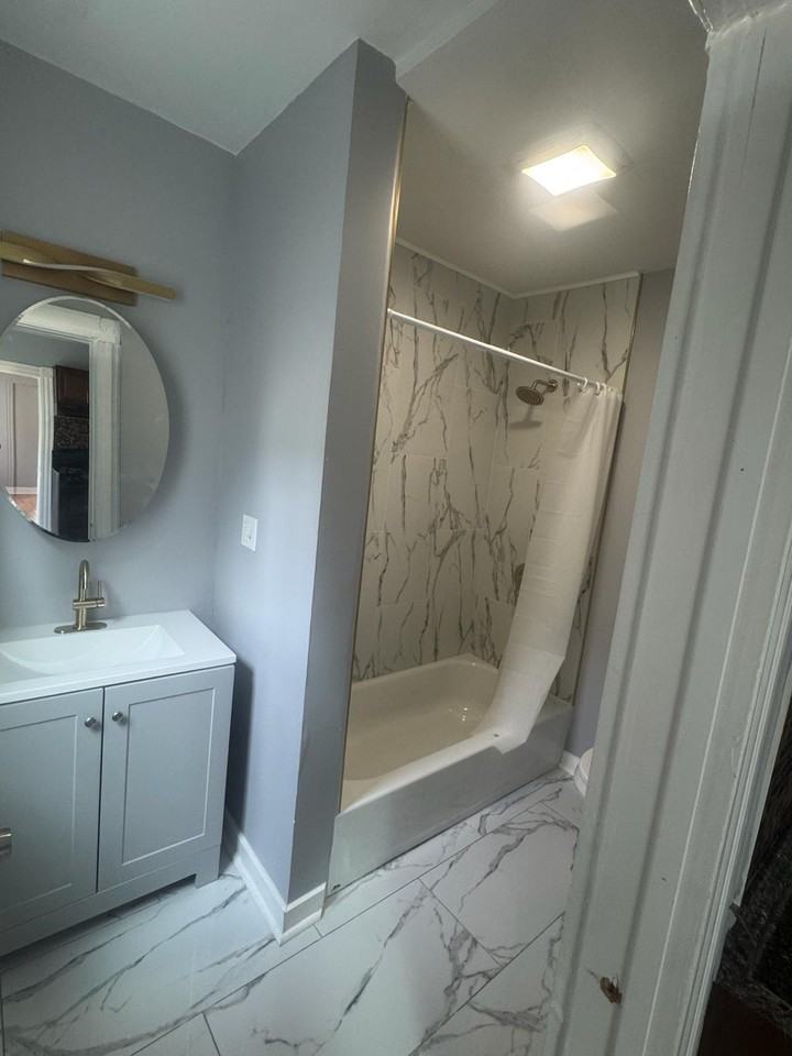 1079 Kossuth St #2 - Photo 5 of 10