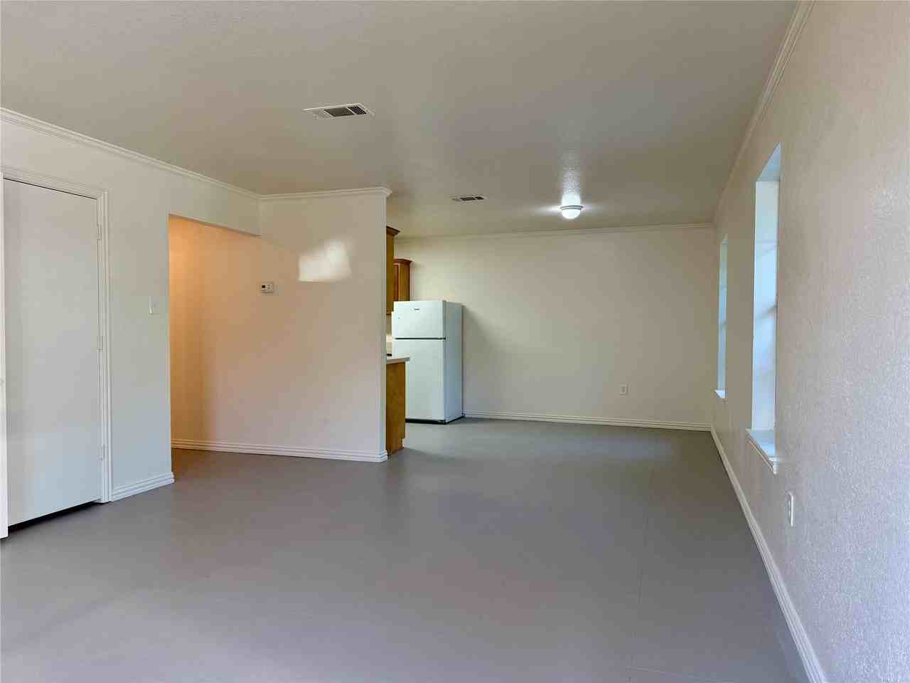 222 N 6th St - Photo 4 of 12