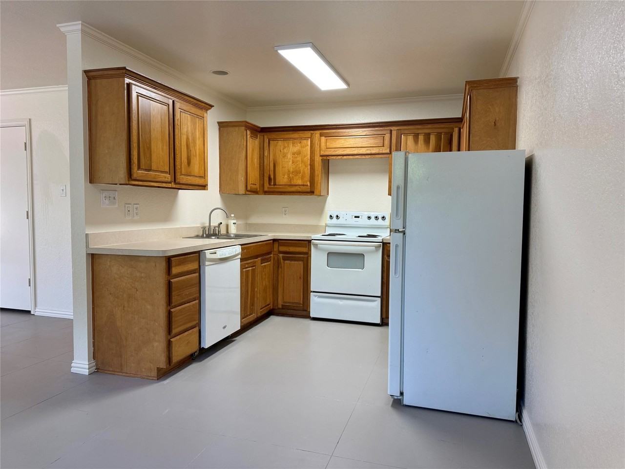 222 N 6th St - Photo 7 of 12