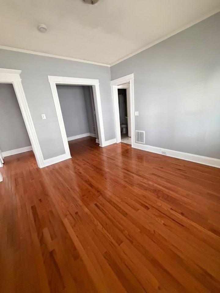 545 Park St #1R - Photo 5 of 10
