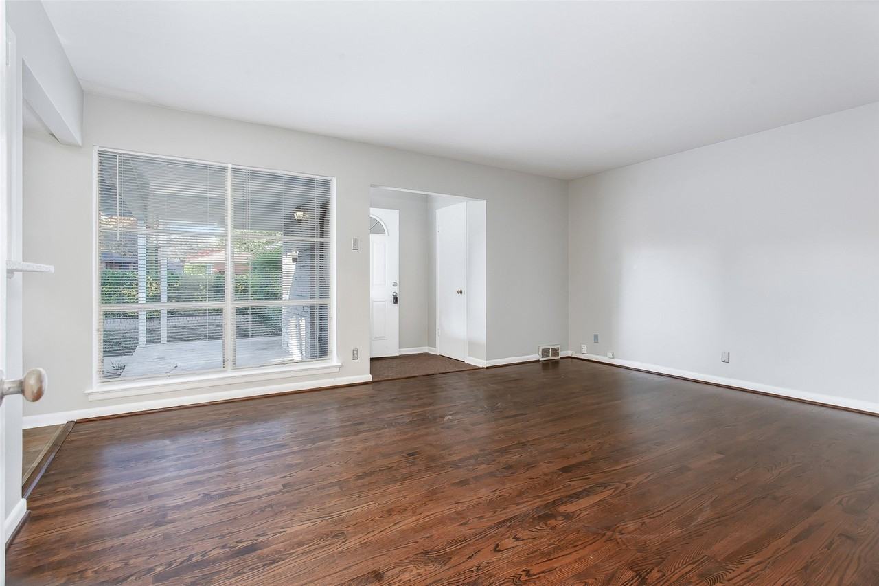 6506 Saint Moritz Ave - Photo 5 of 24