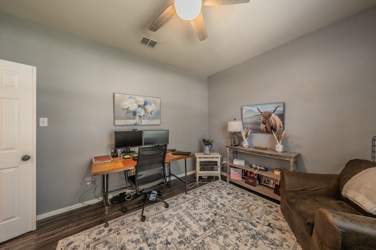 9032 Saratoga Rd - Photo 4 of 37