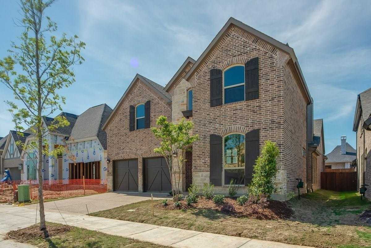 736 Carlisle Dr - Photo 3 of 36