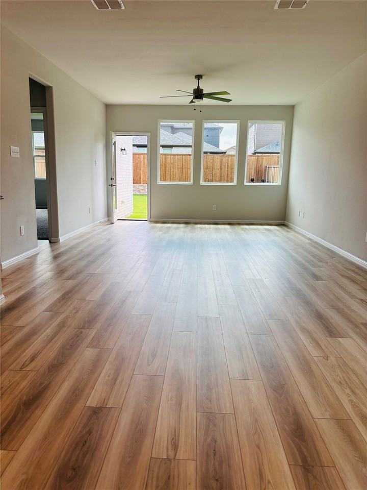 912 Santa Lucia Dr - Photo 2 of 36