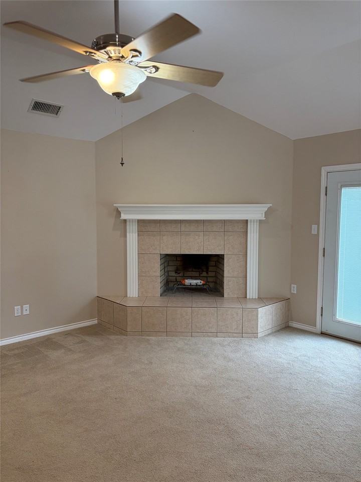 4343 Garden Grove Ln - Photo 4 of 27