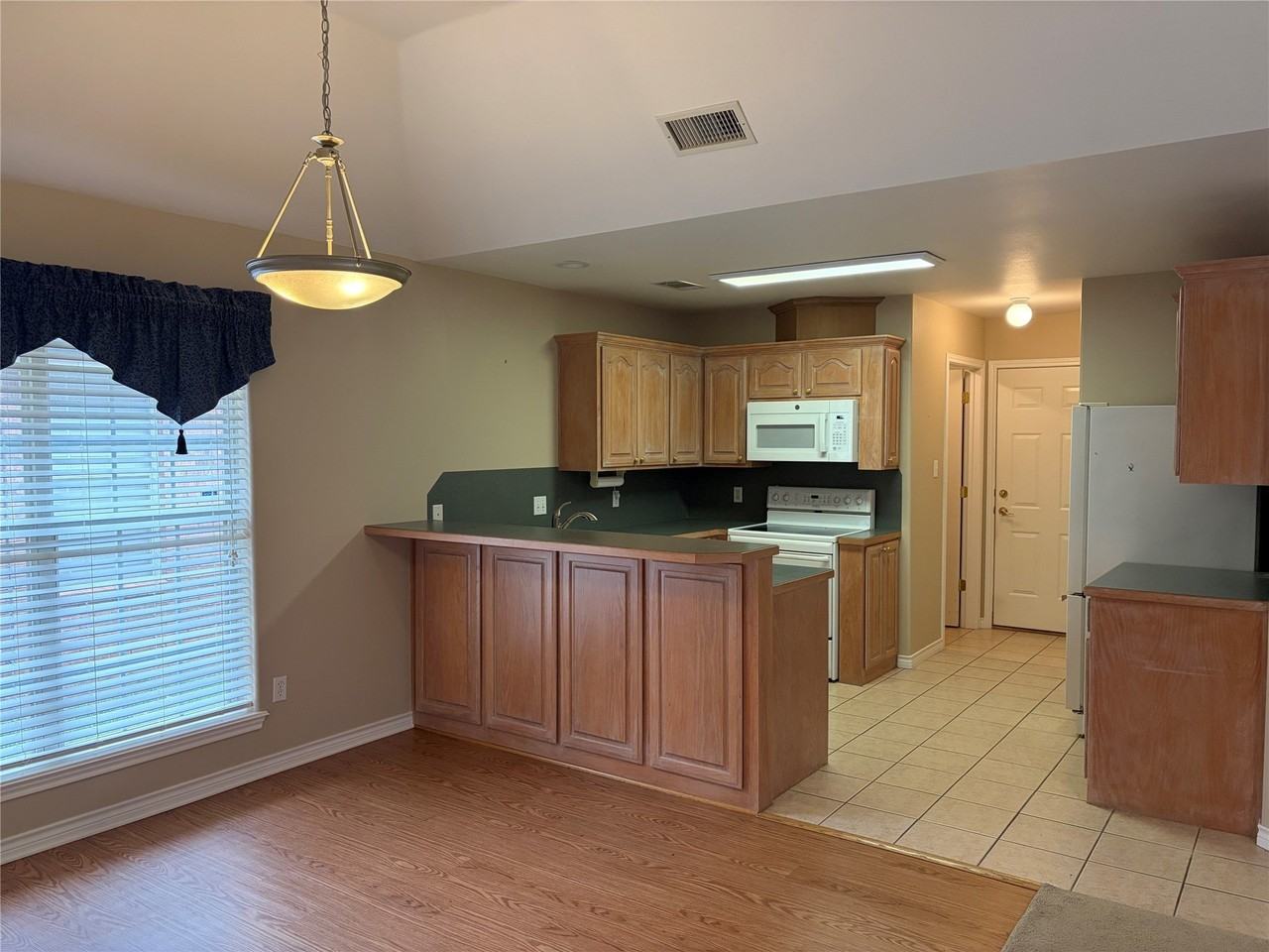 4343 Garden Grove Ln - Photo 6 of 27