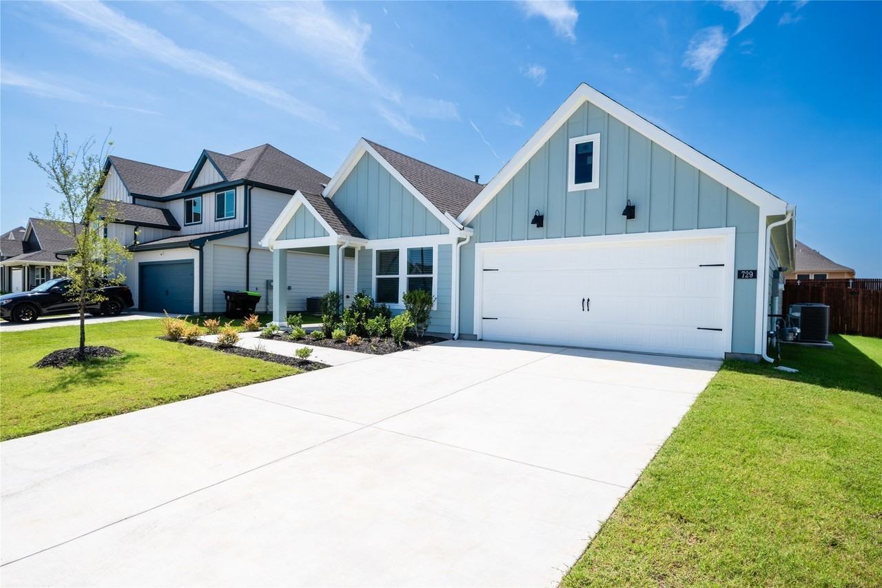729 Orchid Way - Photo 3 of 31