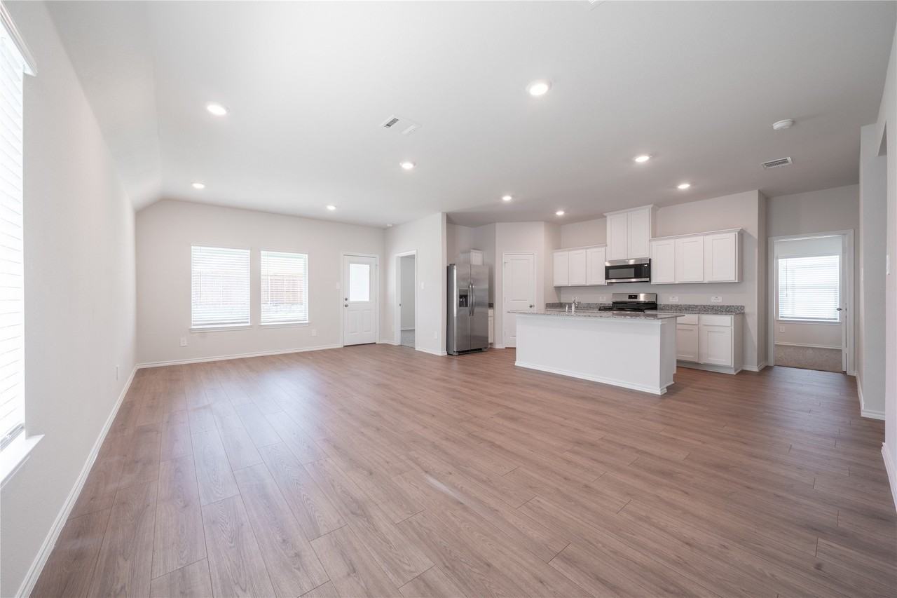 729 Orchid Way - Photo 5 of 31