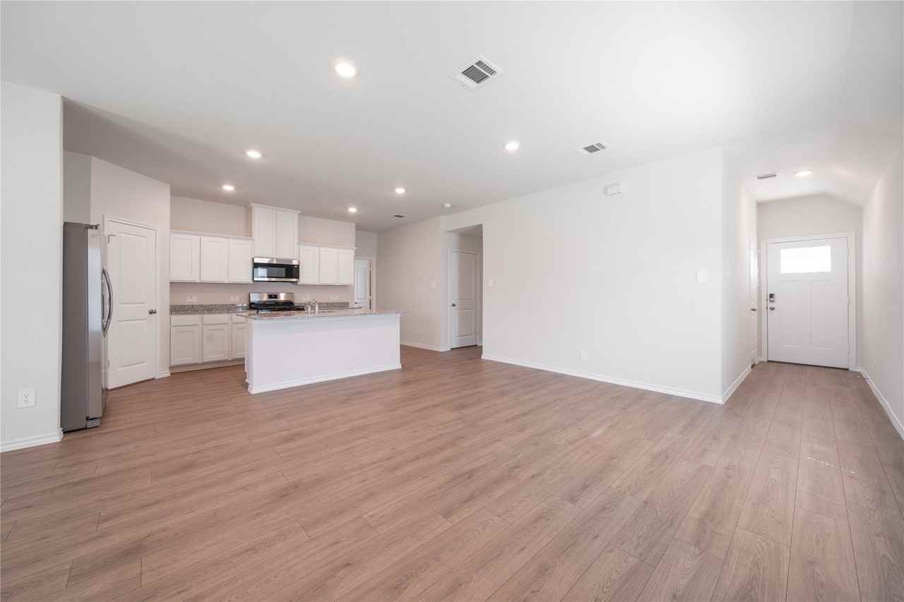 729 Orchid Way - Photo 6 of 31