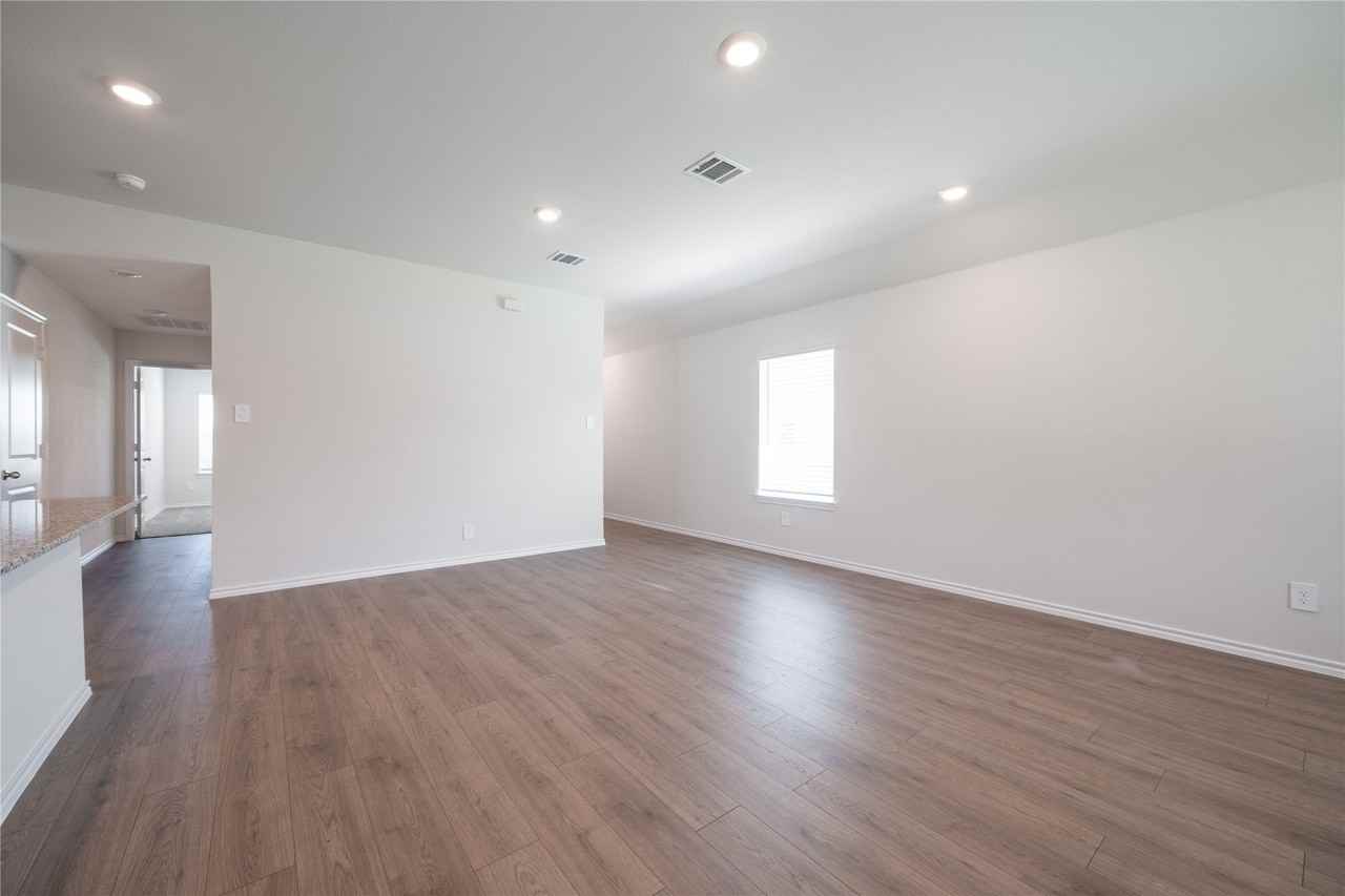 729 Orchid Way - Photo 7 of 31