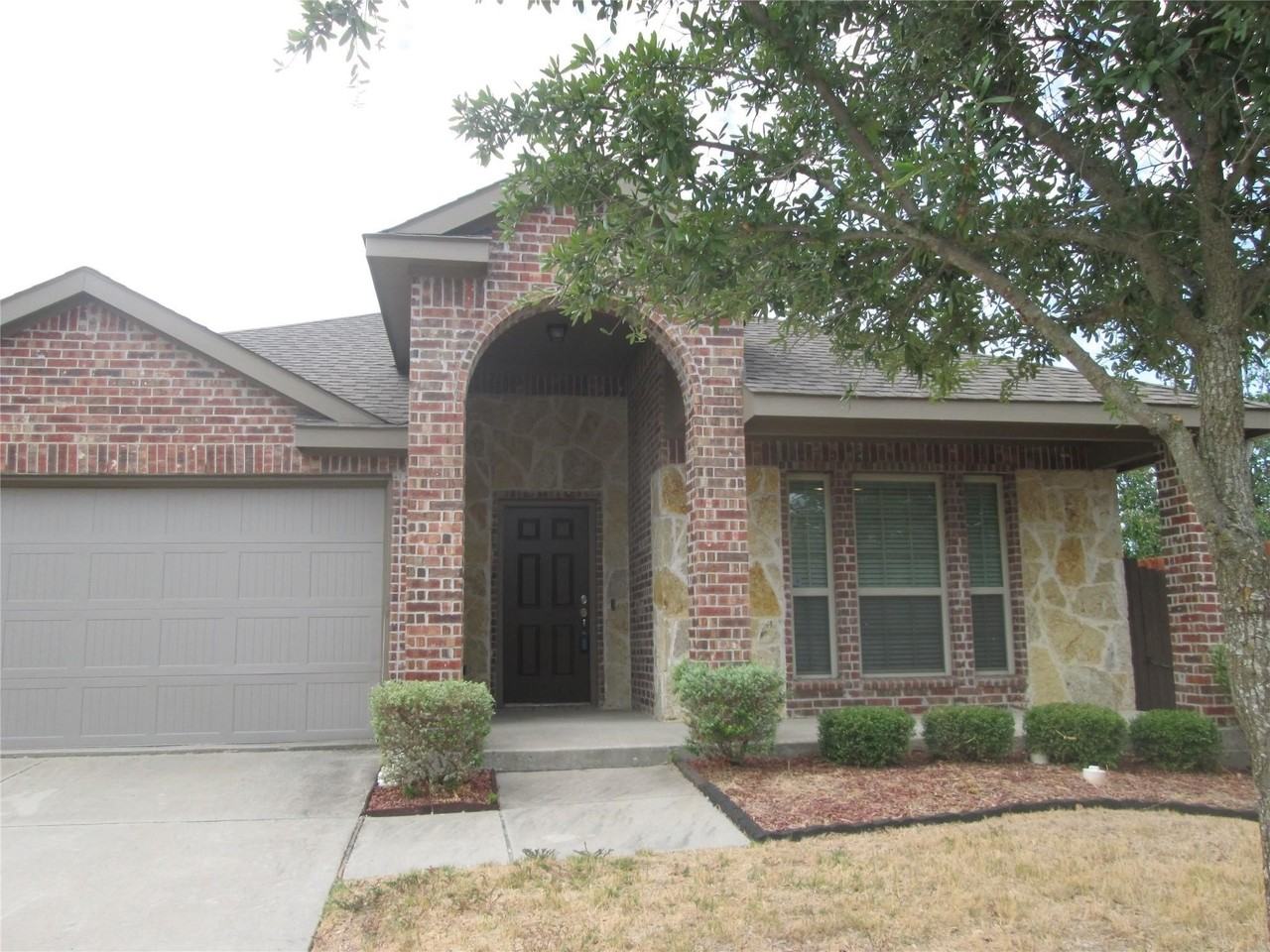 1825 Birch Wood Rd - Photo 3 of 18