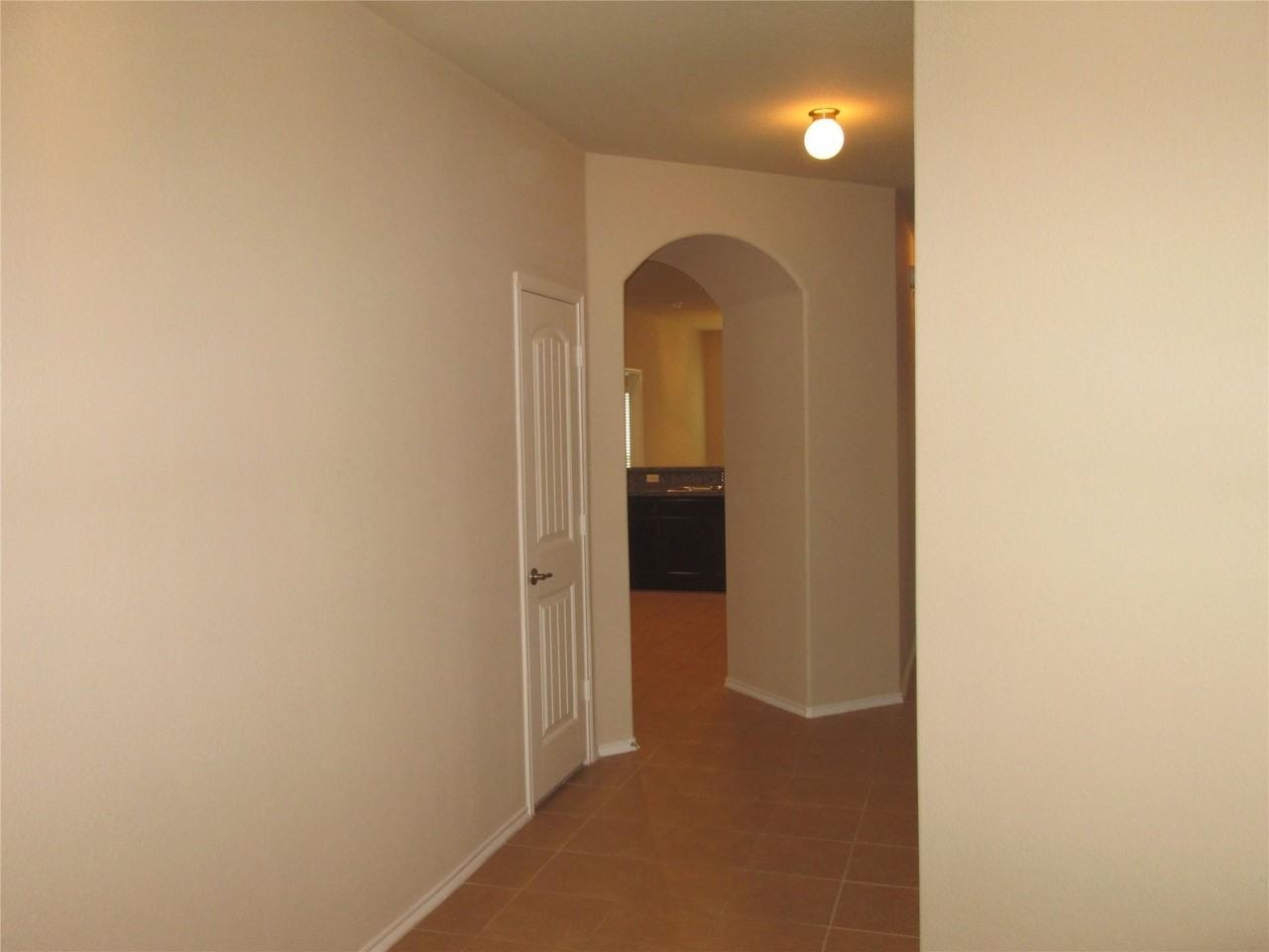 1825 Birch Wood Rd - Photo 4 of 18