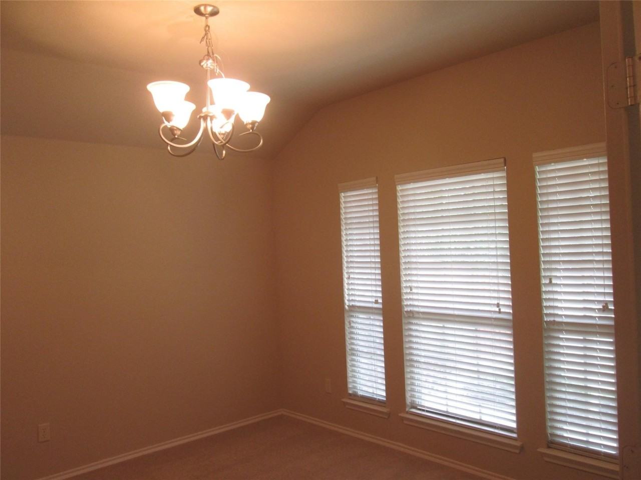 1825 Birch Wood Rd - Photo 5 of 18