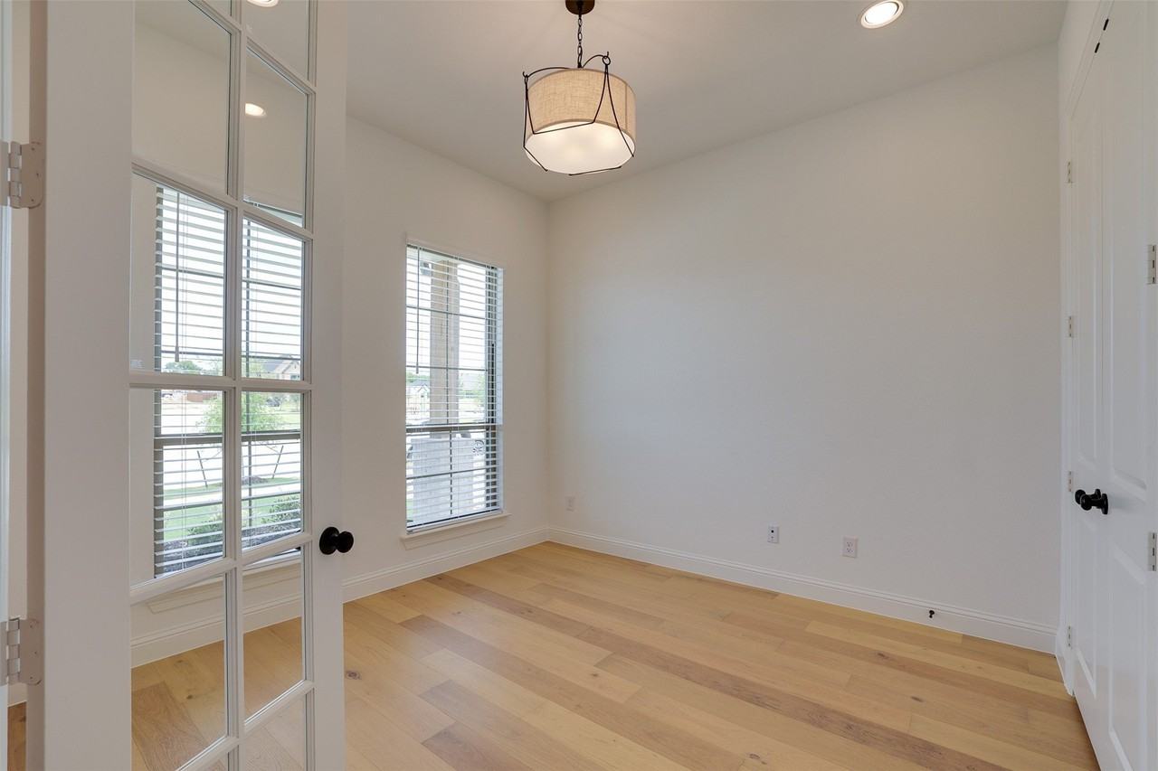 611 Hummingbird Dr - Photo 3 of 18