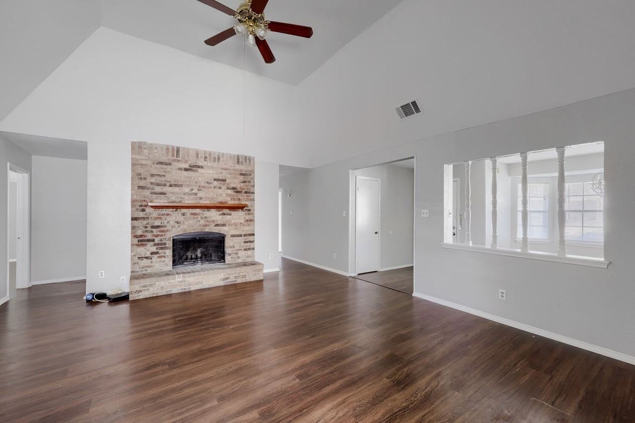 1005 Whitewater Trl - Photo 3 of 28
