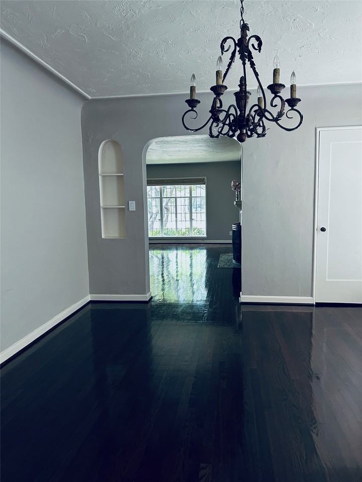 4104 University Blvd - Photo 3 of 18