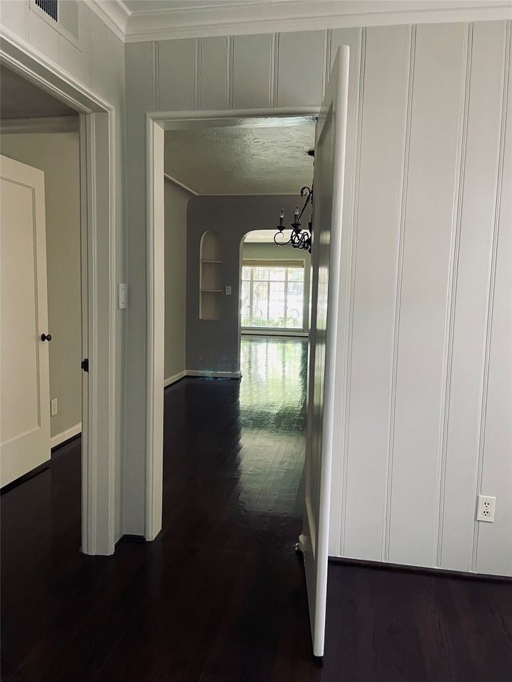 4104 University Blvd - Photo 4 of 18