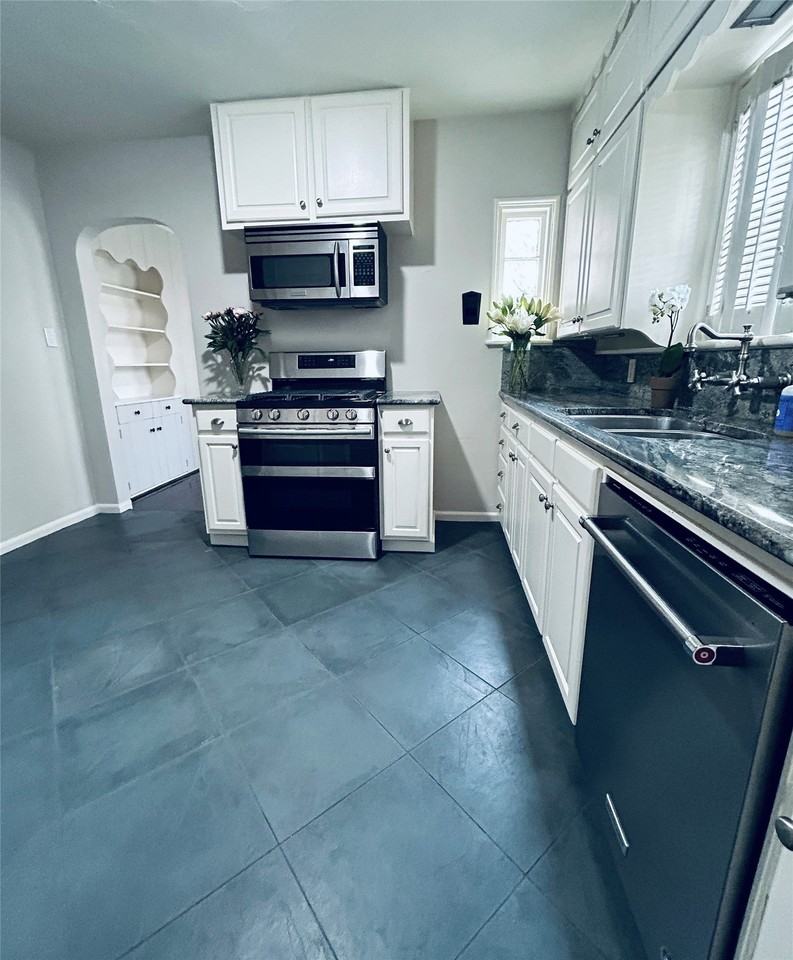 4104 University Blvd - Photo 7 of 18