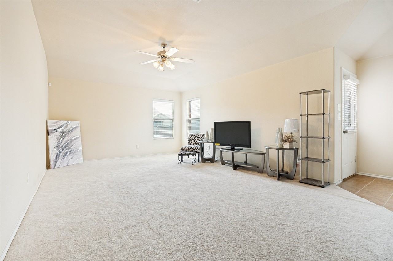 800 Canyon Pl - Photo 6 of 25