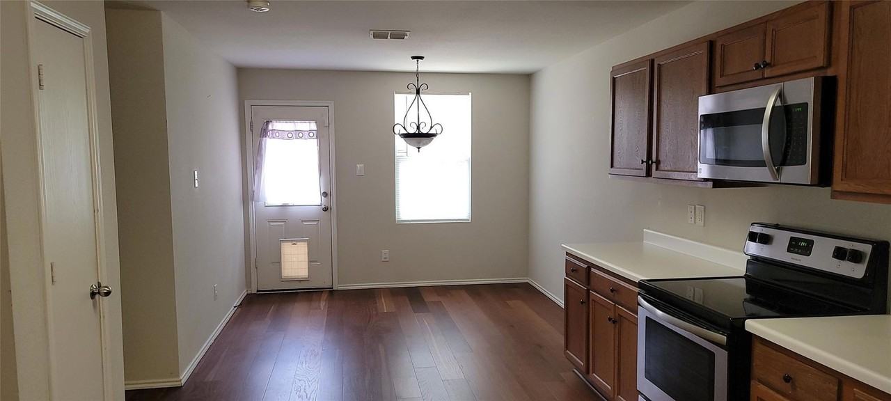 13371 Hursey Dr - Photo 6 of 29